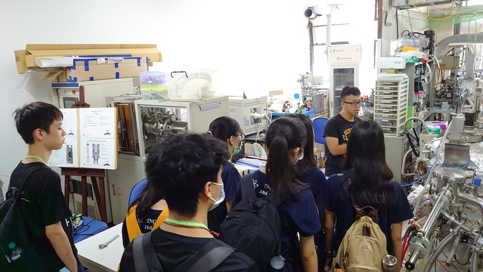 高雄中學物理實驗研究社和台南女中科學研究社Visit: 20200812Image