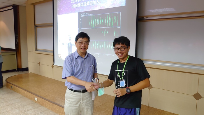 高雄中學物理實驗研究社和台南女中科學研究社Visit: 20200812Image