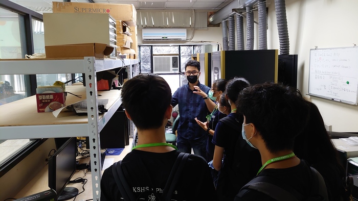 高雄中學物理實驗研究社和台南女中科學研究社Visit: 20200812Image