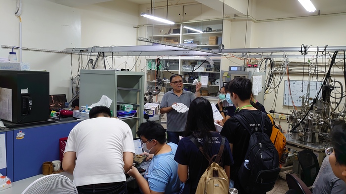 高雄中學物理實驗研究社和台南女中科學研究社Visit: 20200812Image