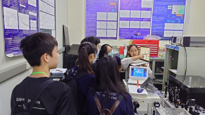 高雄中學物理實驗研究社和台南女中科學研究社Visit: 20200812Image